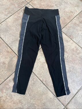 Womens Black and Gray Athletic Leggings with Side Stripe